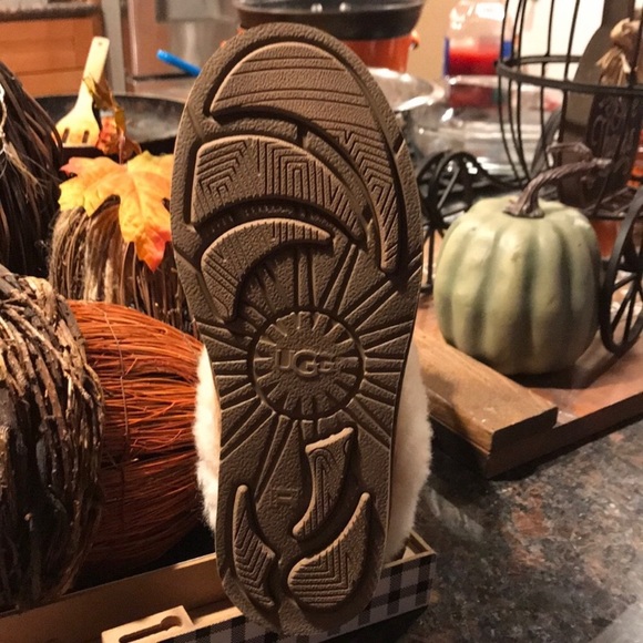 Uggs boots - Picture 2 of 8